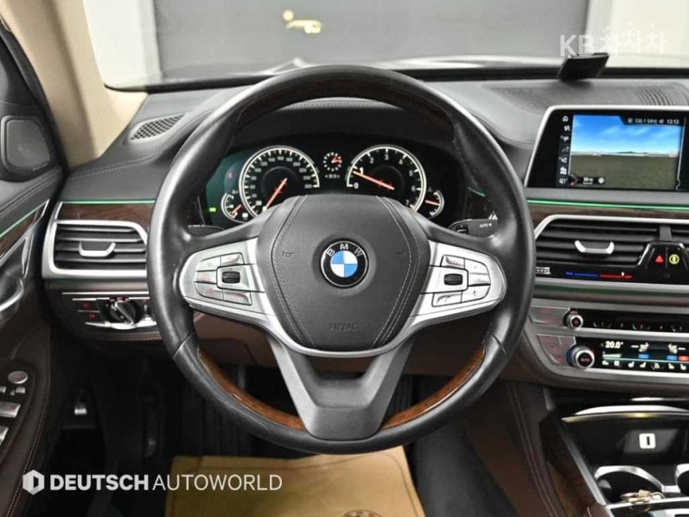 BMW - 7-Series | 740Li xDrive Base 13
