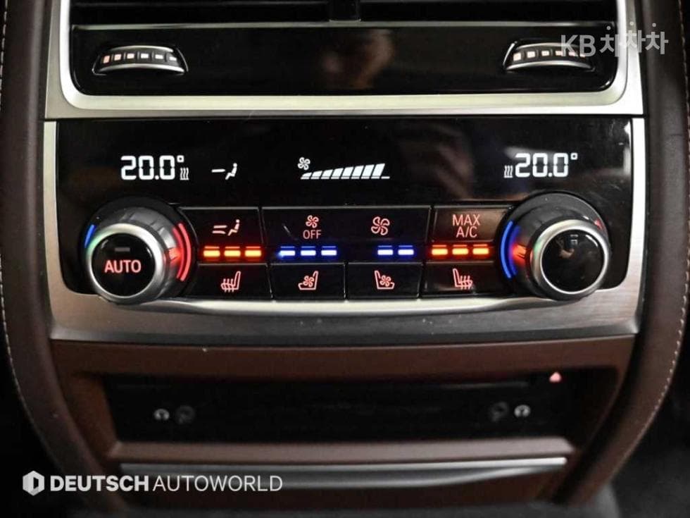 BMW - 7-Series | 740Li xDrive Base 16