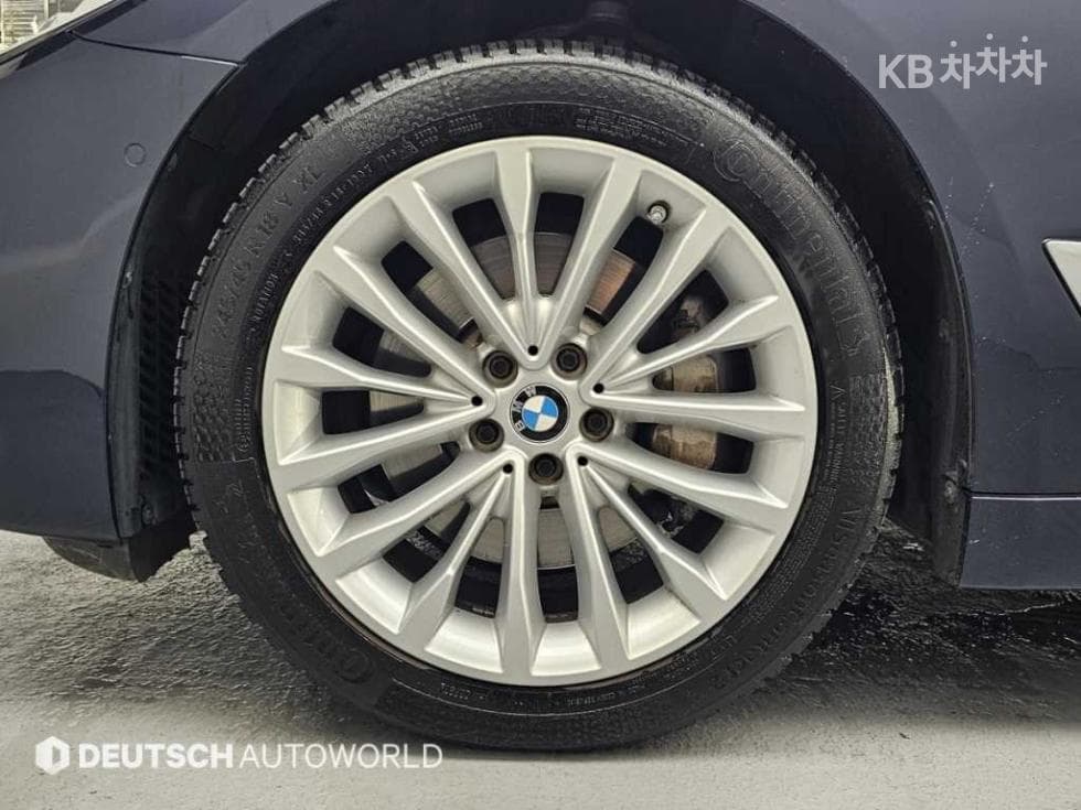 BMW - 5-Series | All New 530 Luxury Plus 4