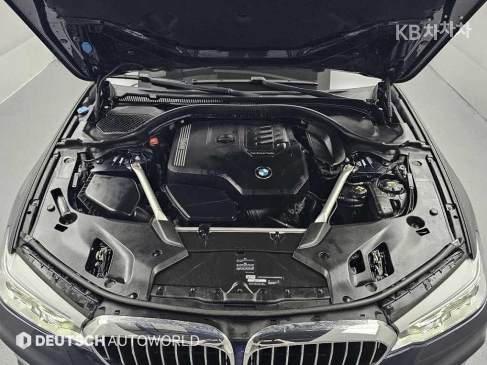 BMW - 5-Series | All New 530 Luxury Plus 5