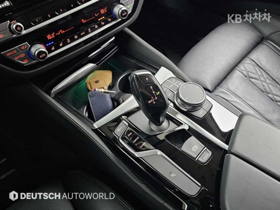BMW - 5-Series | All New 530 Luxury Plus 8