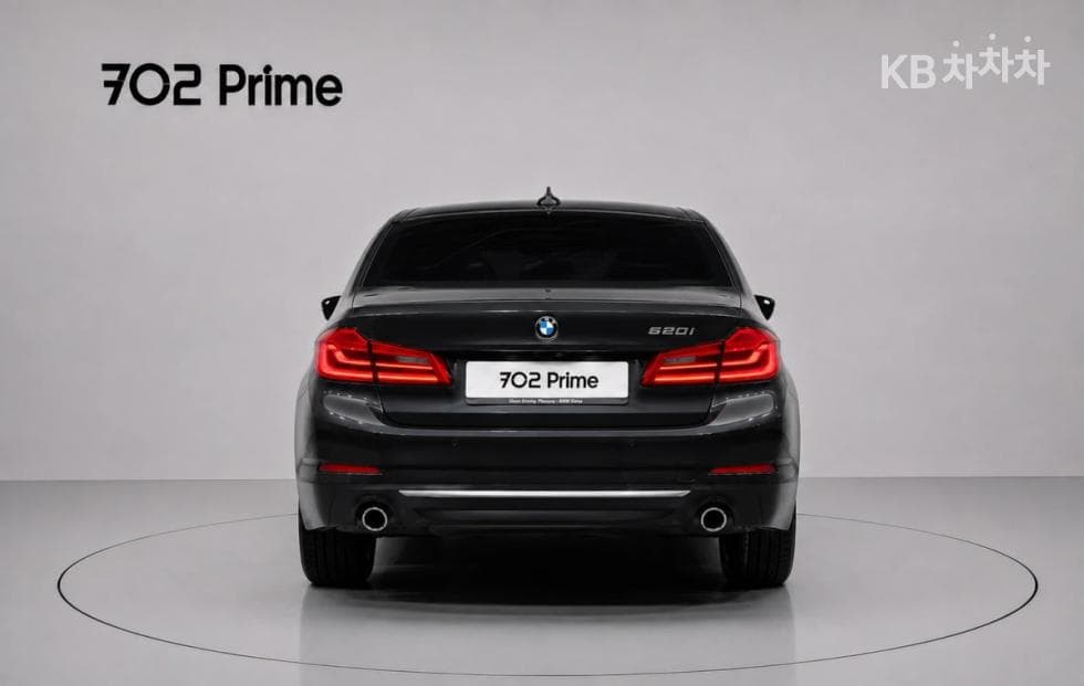 BMW - 5-Series | All New 520 Luxury 4