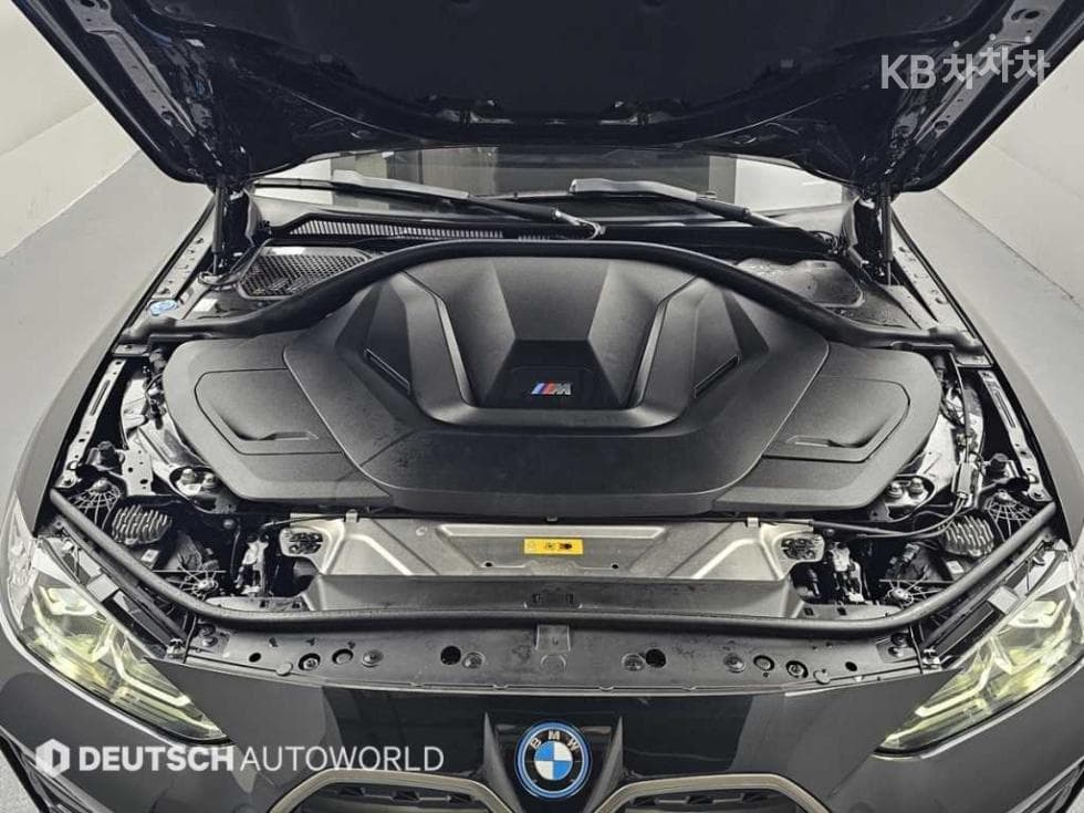 BMW - i4 | M50 Pro 6