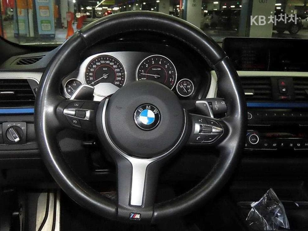 BMW - 3-Series | New 328 M Sport 8