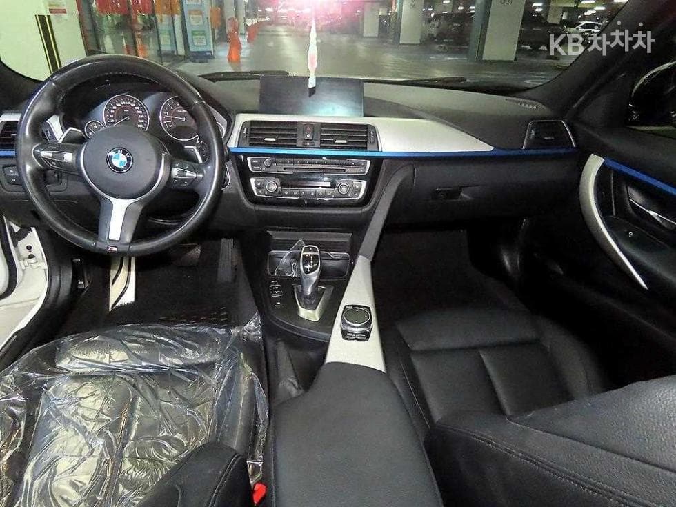 BMW - 3-Series | New 328 M Sport 10