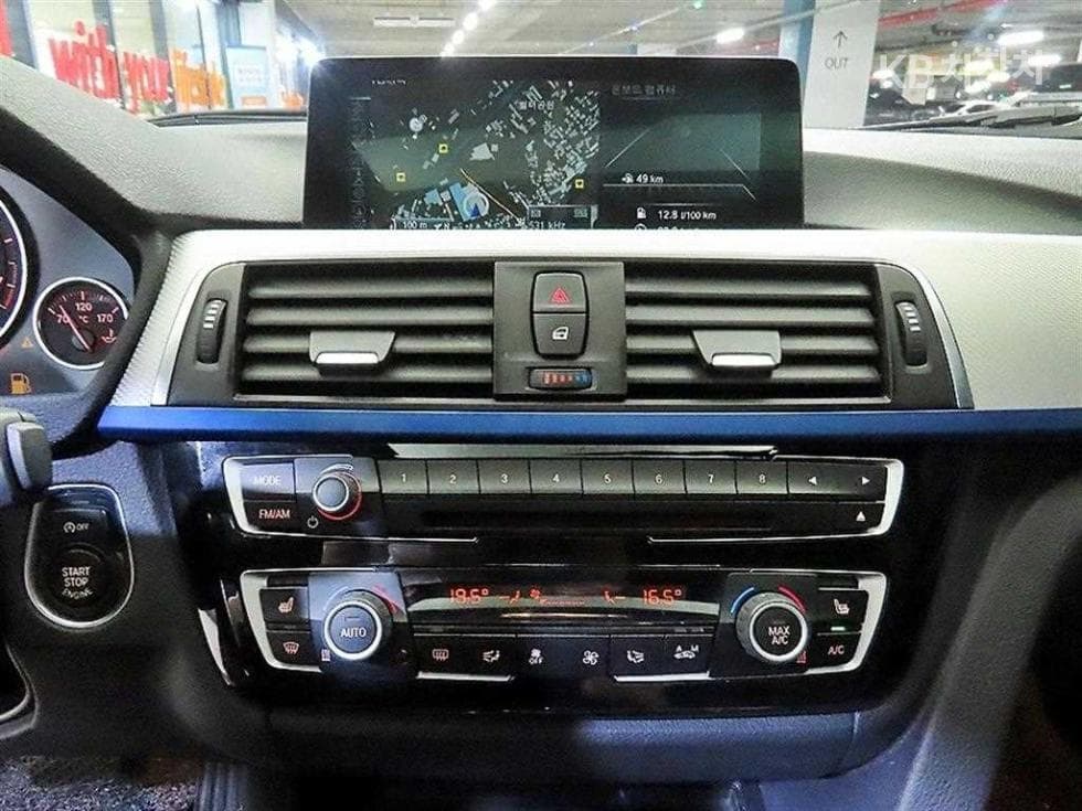 BMW - 3-Series | New 328 M Sport 11