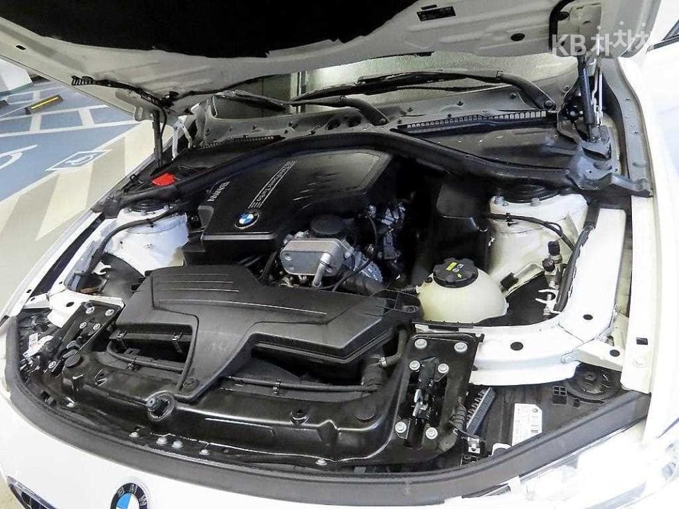 BMW - 3-Series | New 328 M Sport 19