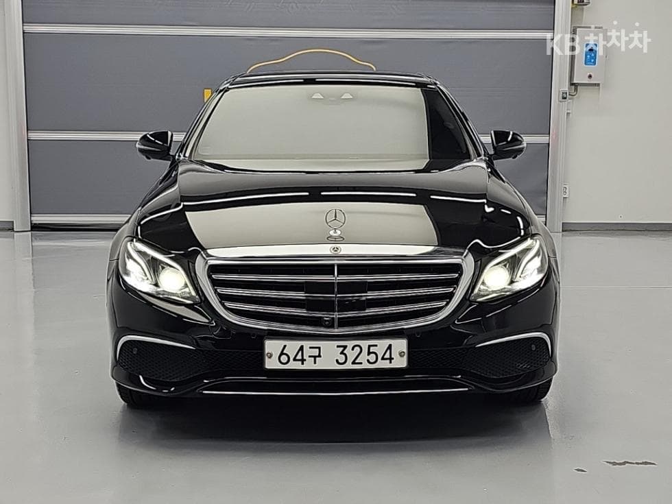 Mercedes-Benz - E-Class | E400 4MATIC Exclusive 2