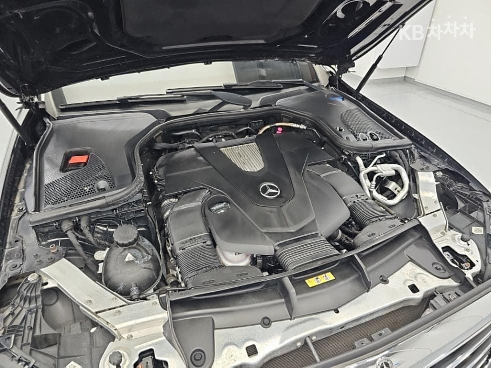 Mercedes-Benz - E-Class | E400 4MATIC Exclusive 5