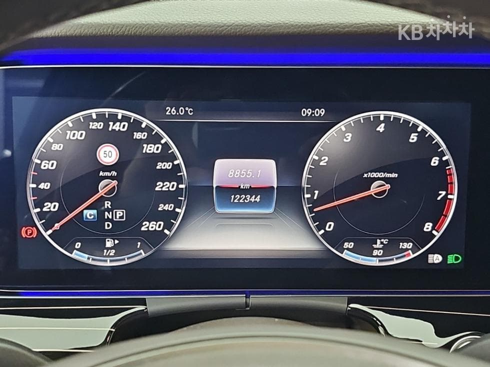 Mercedes-Benz - E-Class | E400 4MATIC Exclusive 6