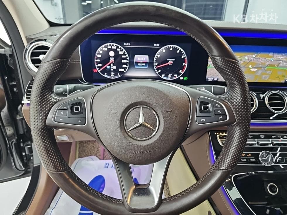 Mercedes-Benz - E-Class | E400 4MATIC Exclusive 9