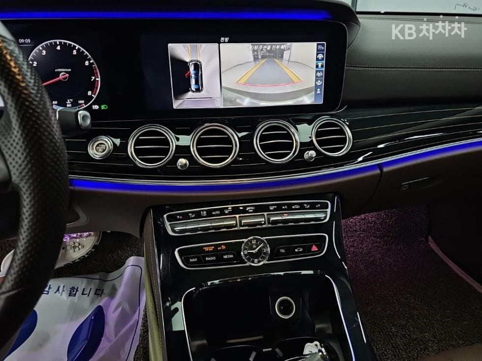 Mercedes-Benz - E-Class | E400 4MATIC Exclusive 10