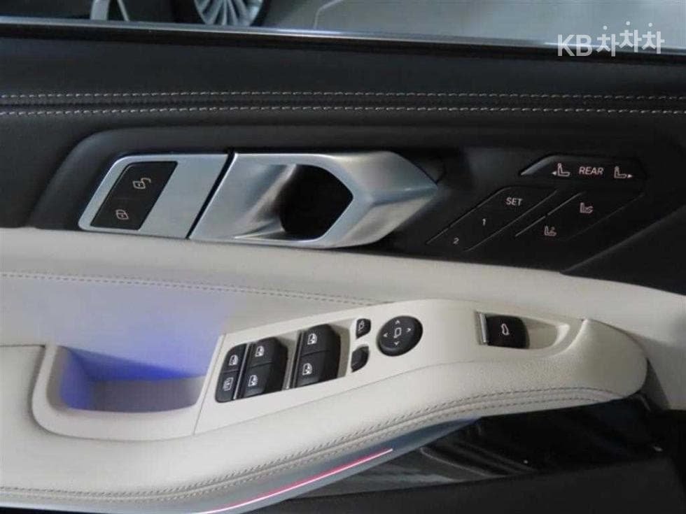 BMW - X7 | xDrive 40 M Sport 12