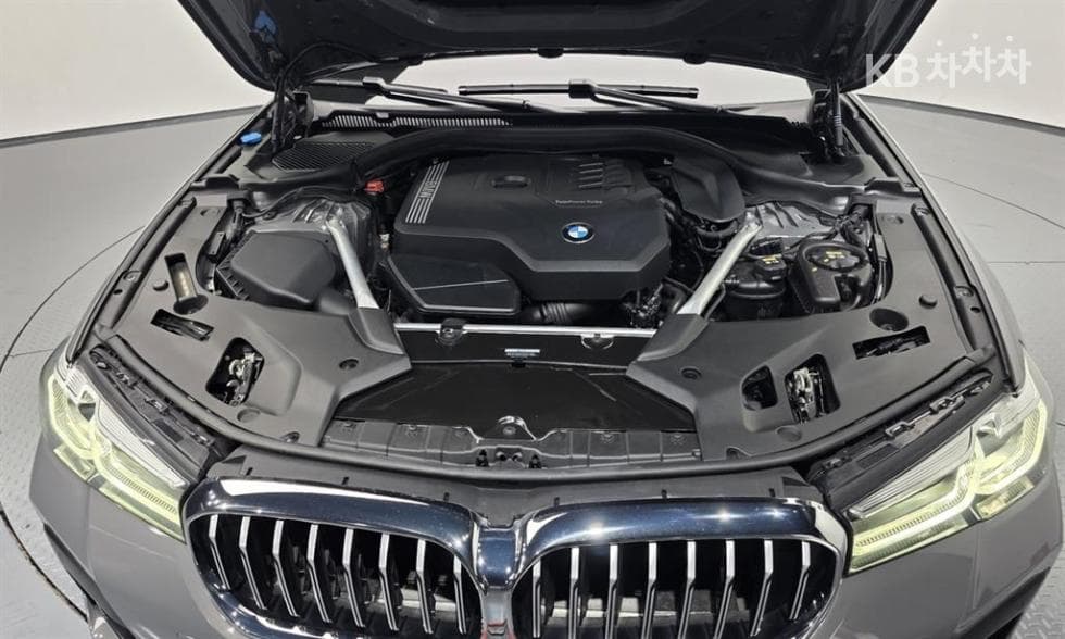 BMW - 5-Series | All New 530 M Sport 6