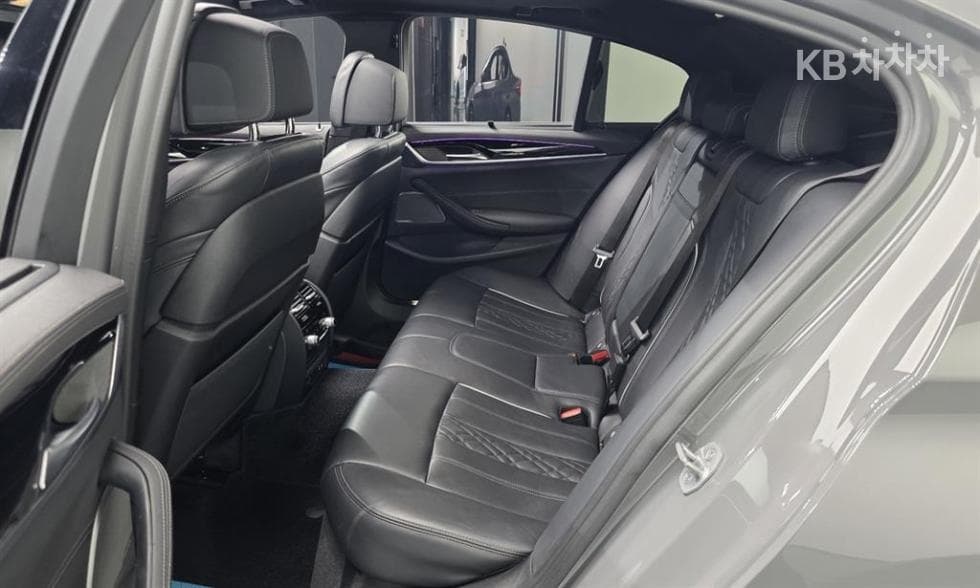 BMW - 5-Series | All New 530 M Sport 15