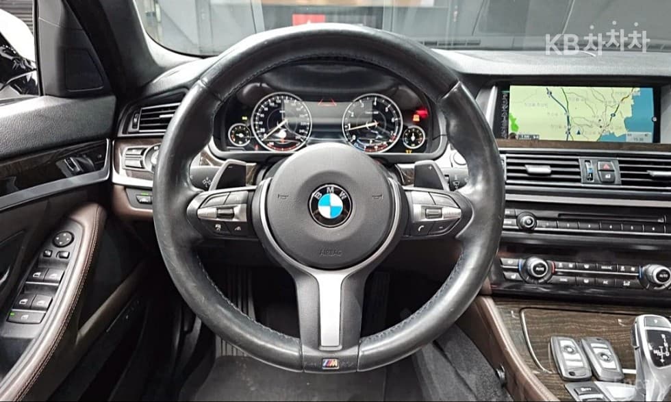 BMW - 5-Series | New 528 xDrive M Dynamic F10 8