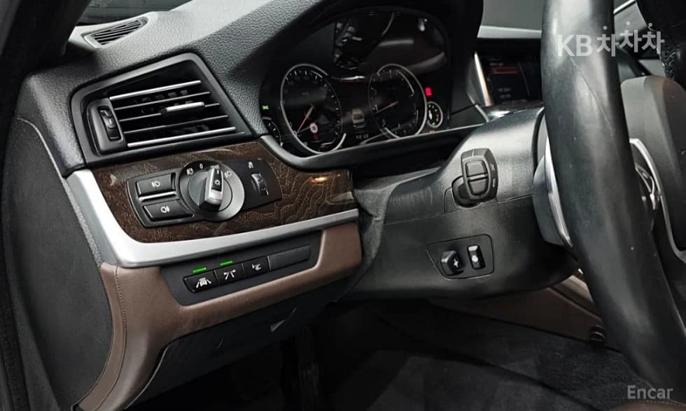 BMW - 5-Series | New 528 xDrive M Dynamic F10 11