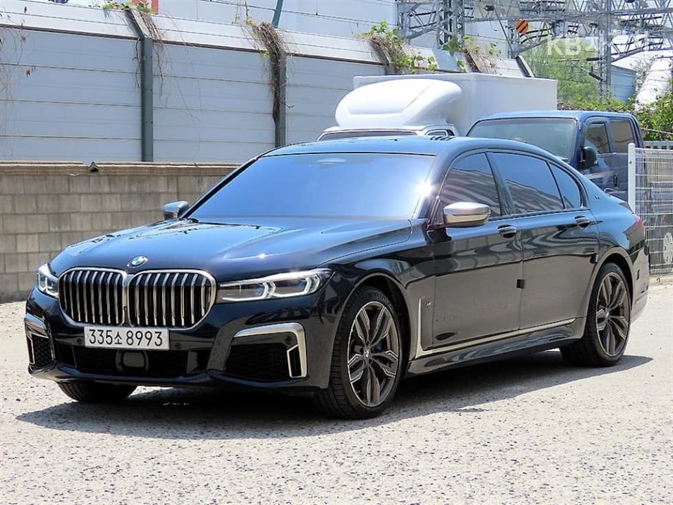 بي إم دبليو - 7-Series | M760Li xDrive Base 2