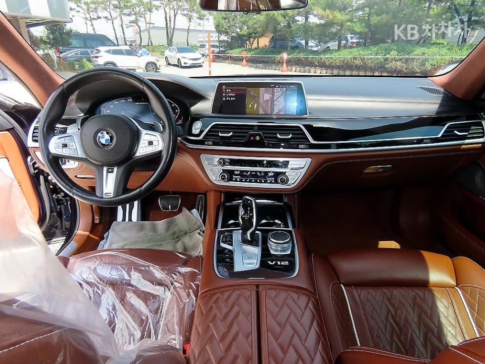 بي إم دبليو - 7-Series | M760Li xDrive Base 7