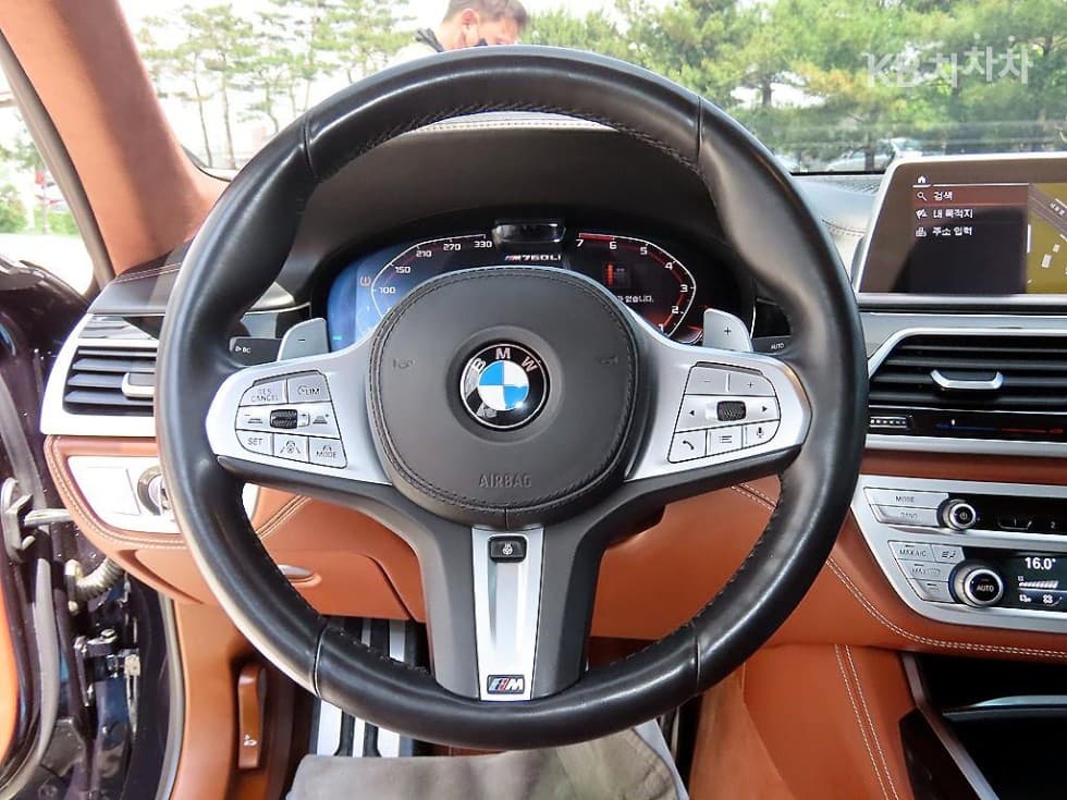 بي إم دبليو - 7-Series | M760Li xDrive Base 8