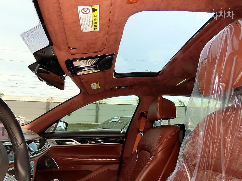 بي إم دبليو - 7-Series | M760Li xDrive Base 16