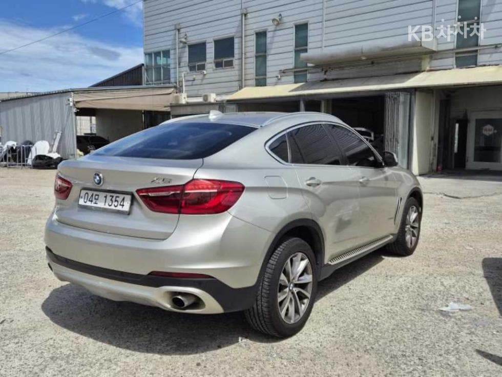 BMW - X6 | xDrive 30 Base 2