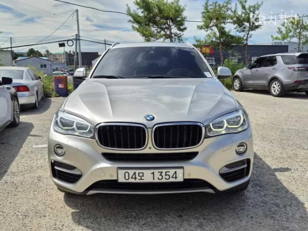 BMW - X6 | xDrive 30 Base 3