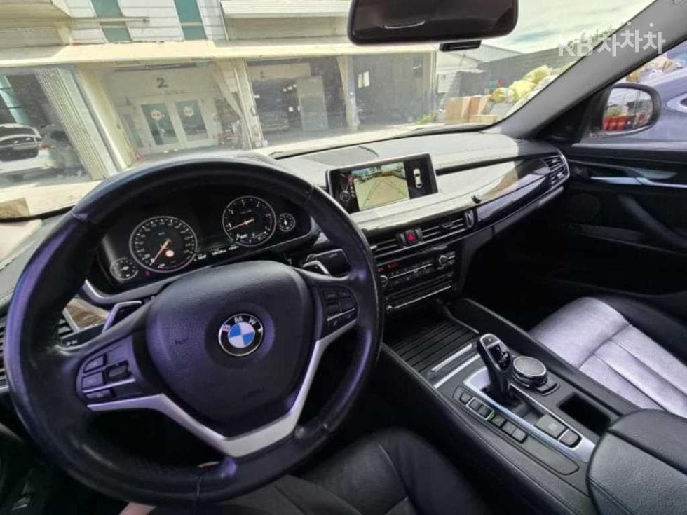 BMW - X6 | xDrive 30 Base 7