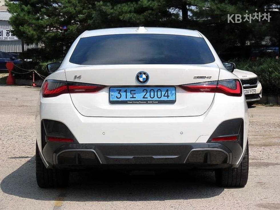 BMW - i4 | eDrive40 M Sport 4