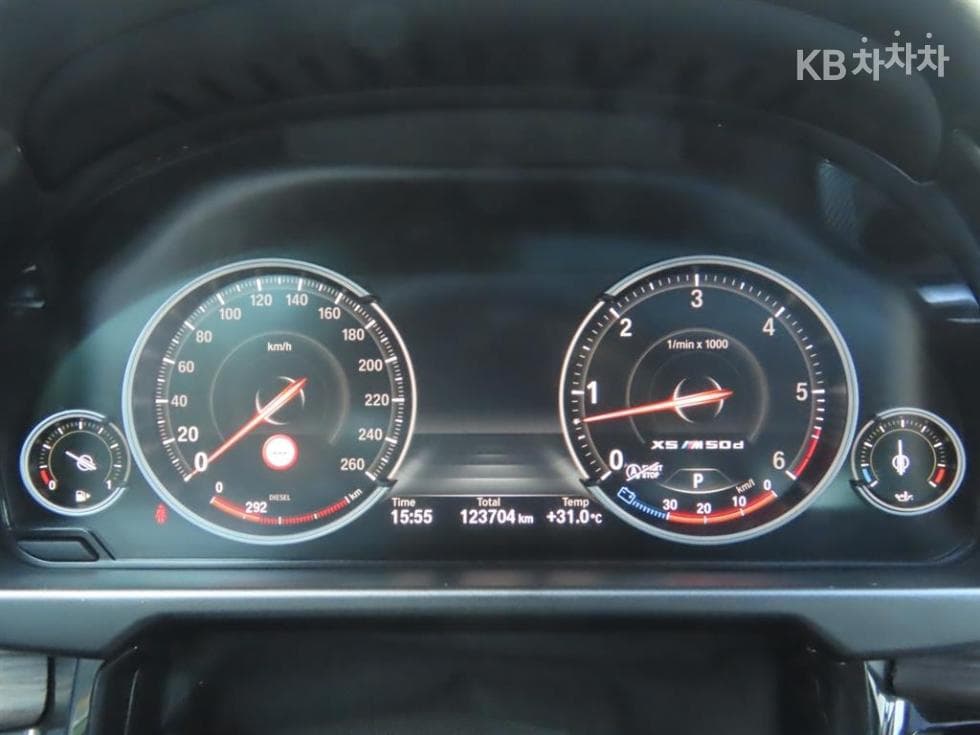 BMW - X5 | xDrive M50 9