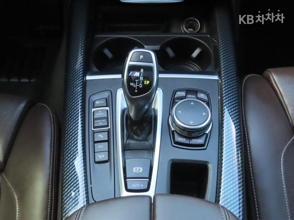 BMW - X5 | xDrive M50 12