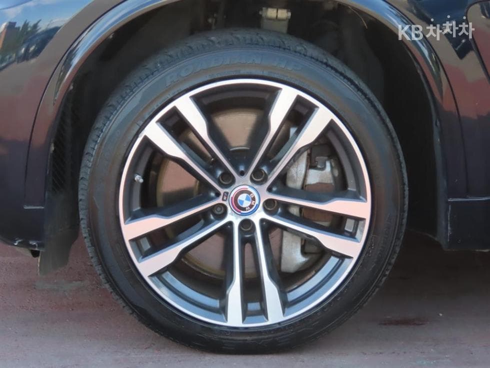 BMW - X5 | xDrive M50 20