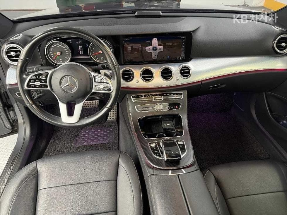 Mercedes-Benz - E-Class | E250 Avantgarde 7