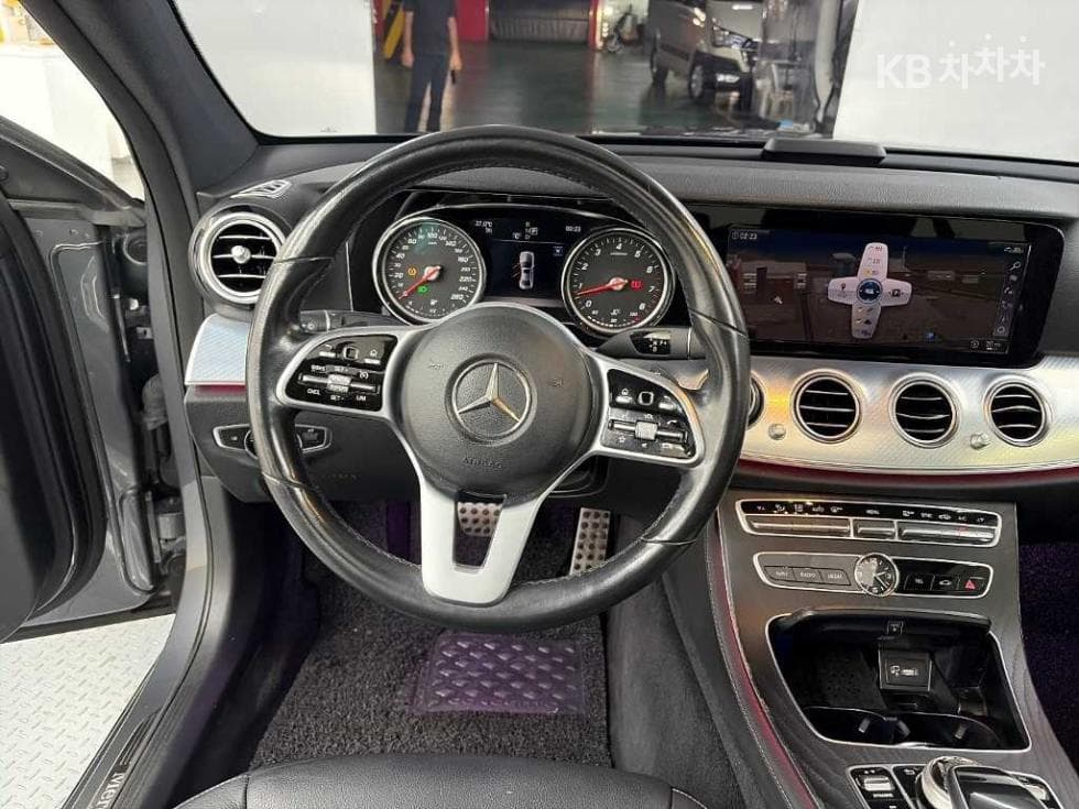 Mercedes-Benz - E-Class | E250 Avantgarde 9