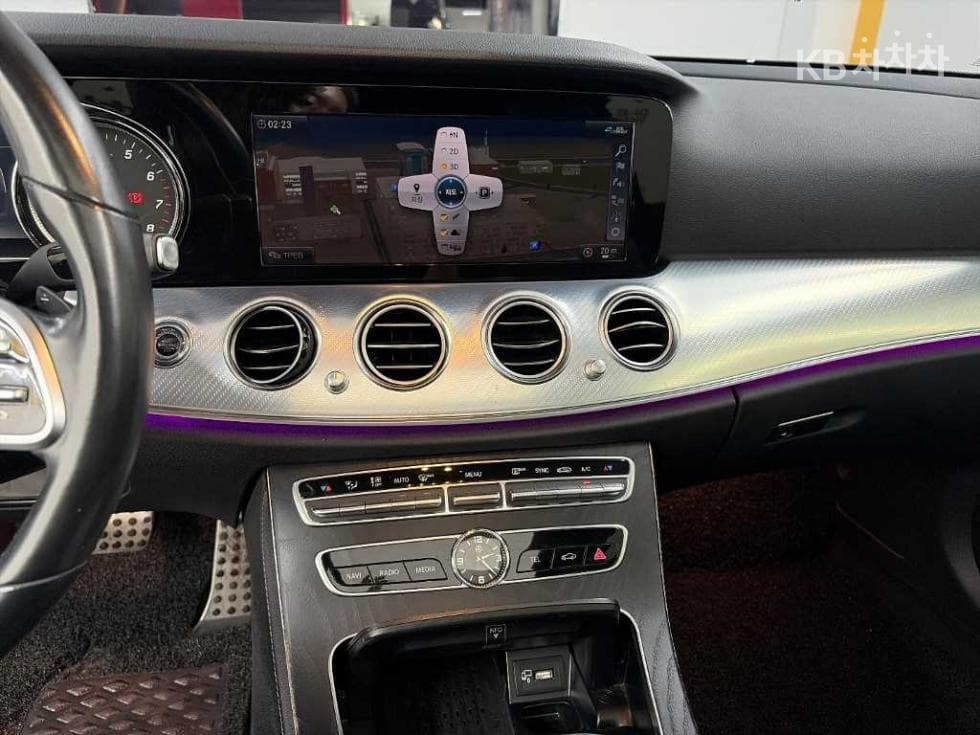Mercedes-Benz - E-Class | E250 Avantgarde 16
