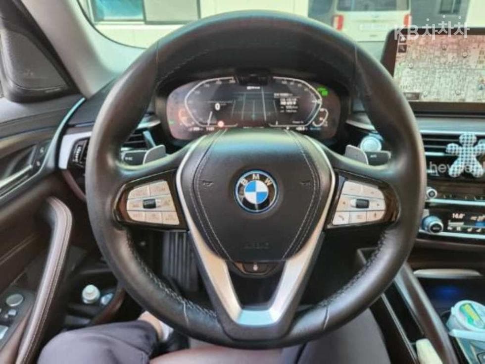 BMW - 5-Series | All New 530 M Sport 6