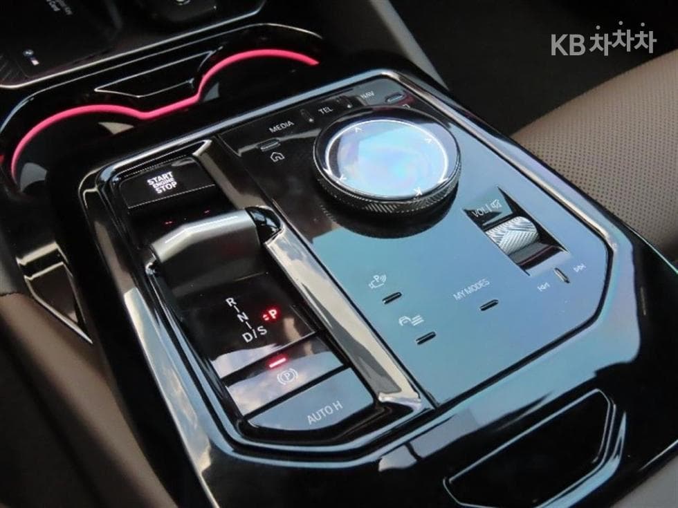 BMW - 5-Series | New 520 M Sport 6