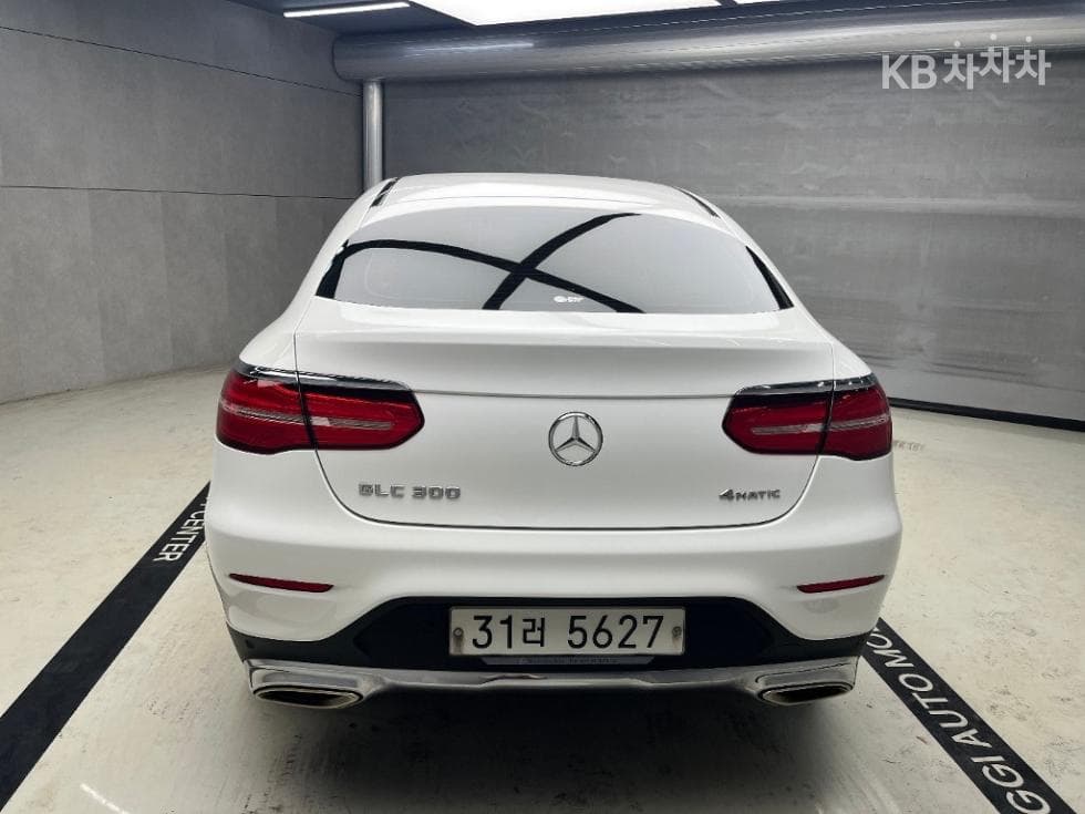 Mercedes-Benz - GLC-Class | 300 4Matic Coupe Base 3