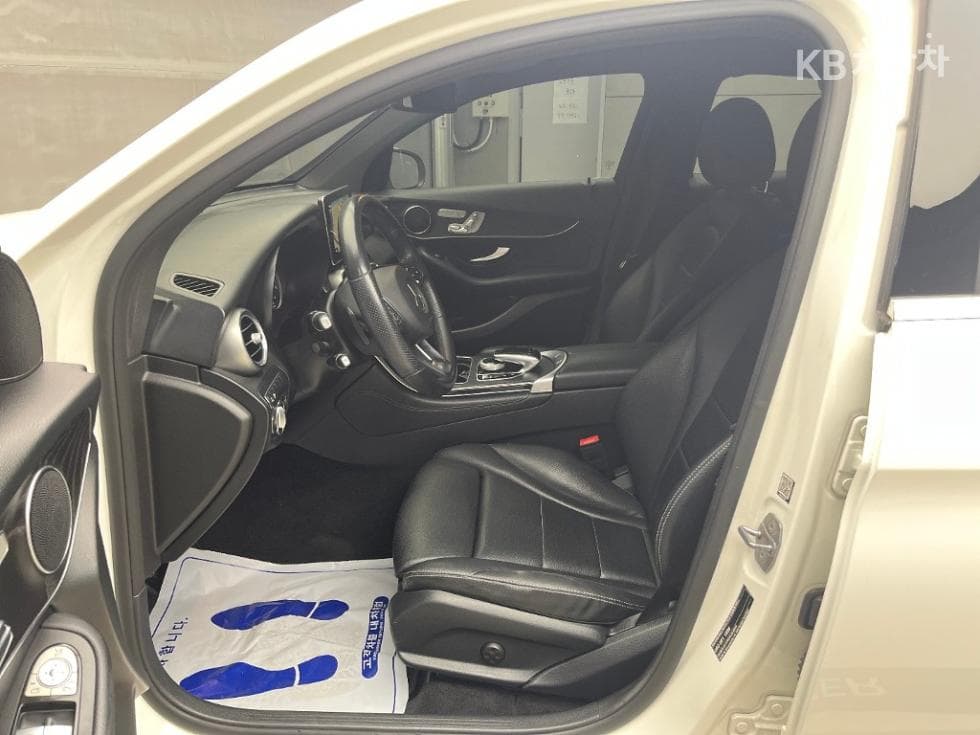 Mercedes-Benz - GLC-Class | 300 4Matic Coupe Base 5