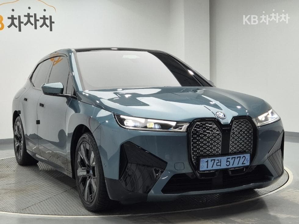 BMW - iX | xDrive50 Sport Plus 4