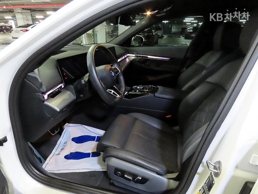 BMW - i5 | eDrive 40 M Sport 6