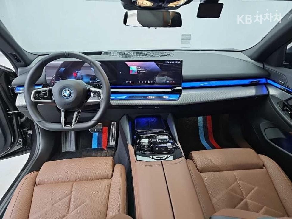 BMW - 5-Series | New 530 xDrive M Sport 7