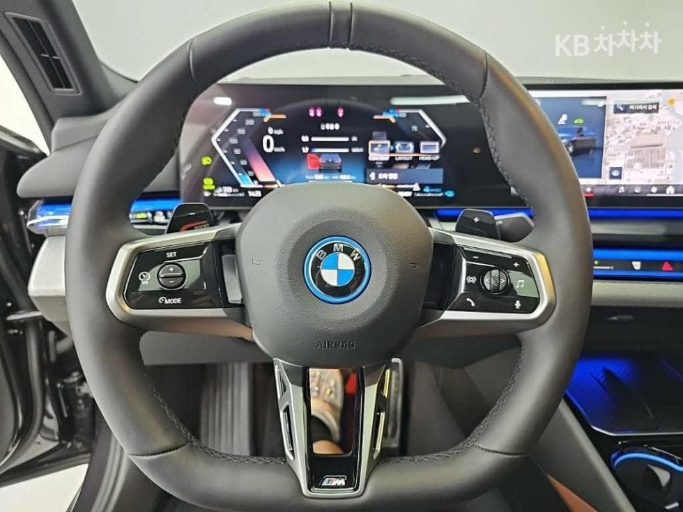 BMW - 5-Series | New 530 xDrive M Sport 9