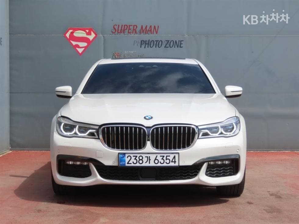 BMW - 7-Series | 740 xDrive M Sport 2