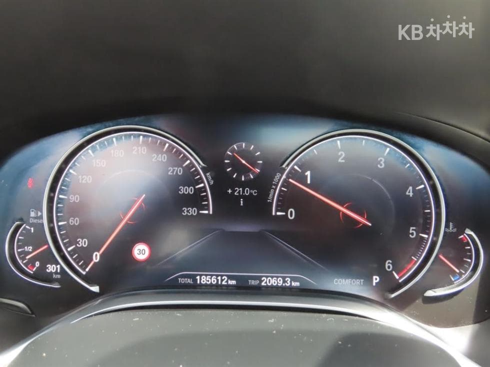 BMW - 7-Series | 740 xDrive M Sport 10