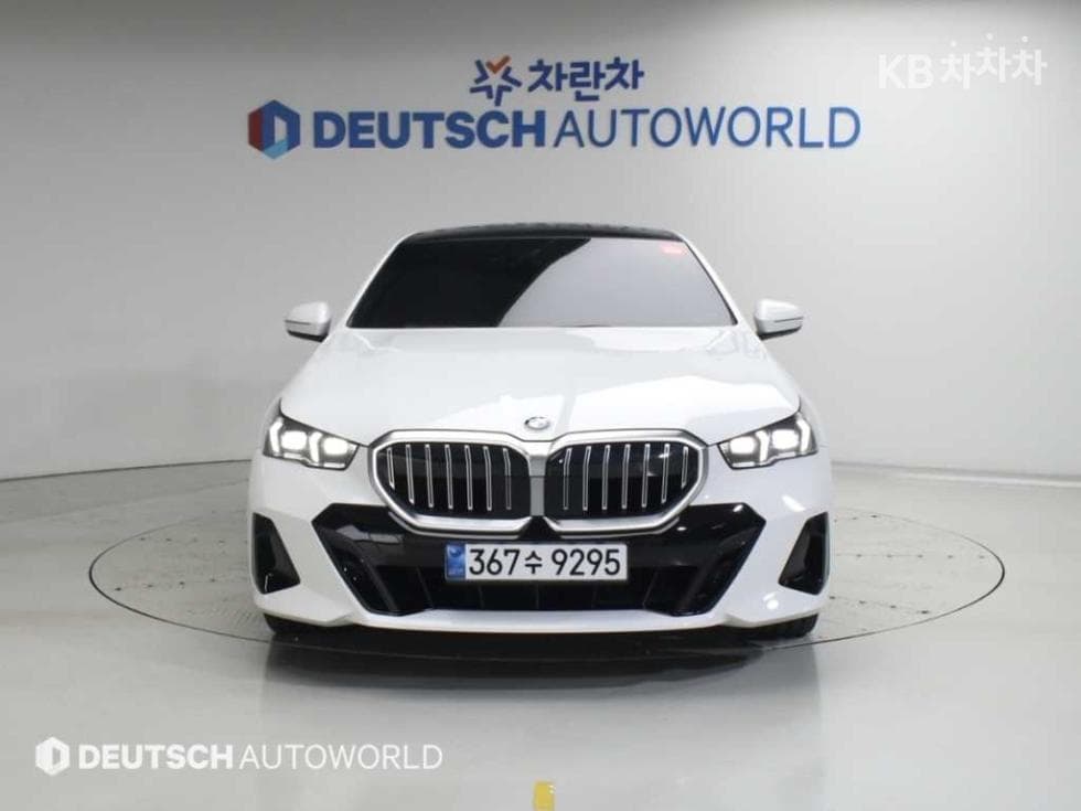 BMW - 5-Series | New 530 xDrive M Sport 3