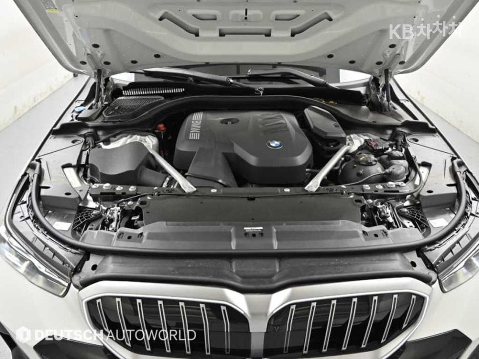 BMW - 5-Series | New 530 xDrive M Sport 6