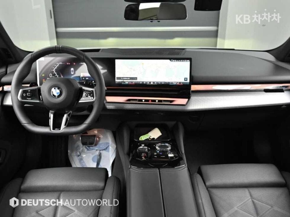 BMW - 5-Series | New 530 xDrive M Sport 7