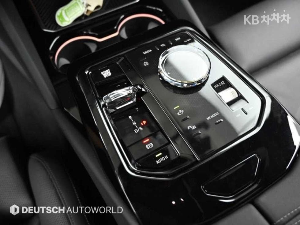 BMW - 5-Series | New 530 xDrive M Sport 9