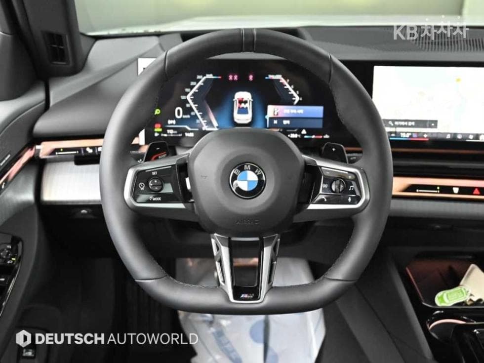 BMW - 5-Series | New 530 xDrive M Sport 13